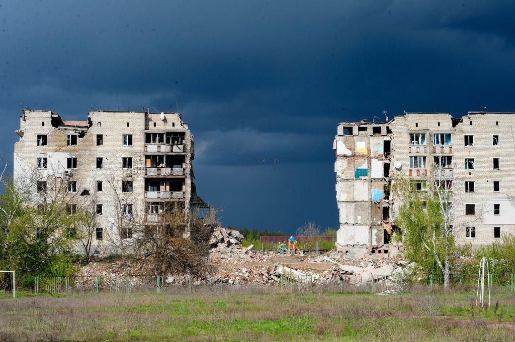 Житловий будинок зруйнований ракетою Калібр 23 квітня 2023 року в Ізюмі Харківської області України