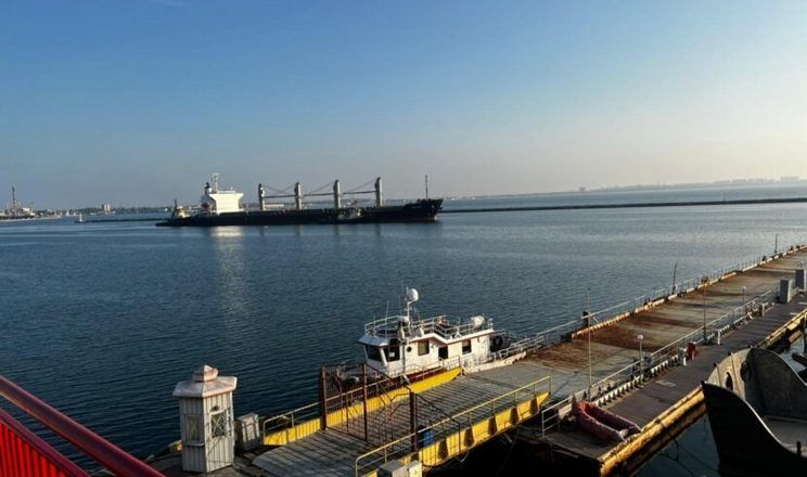 Сухогрузы шли по морскому коридору. Корабли