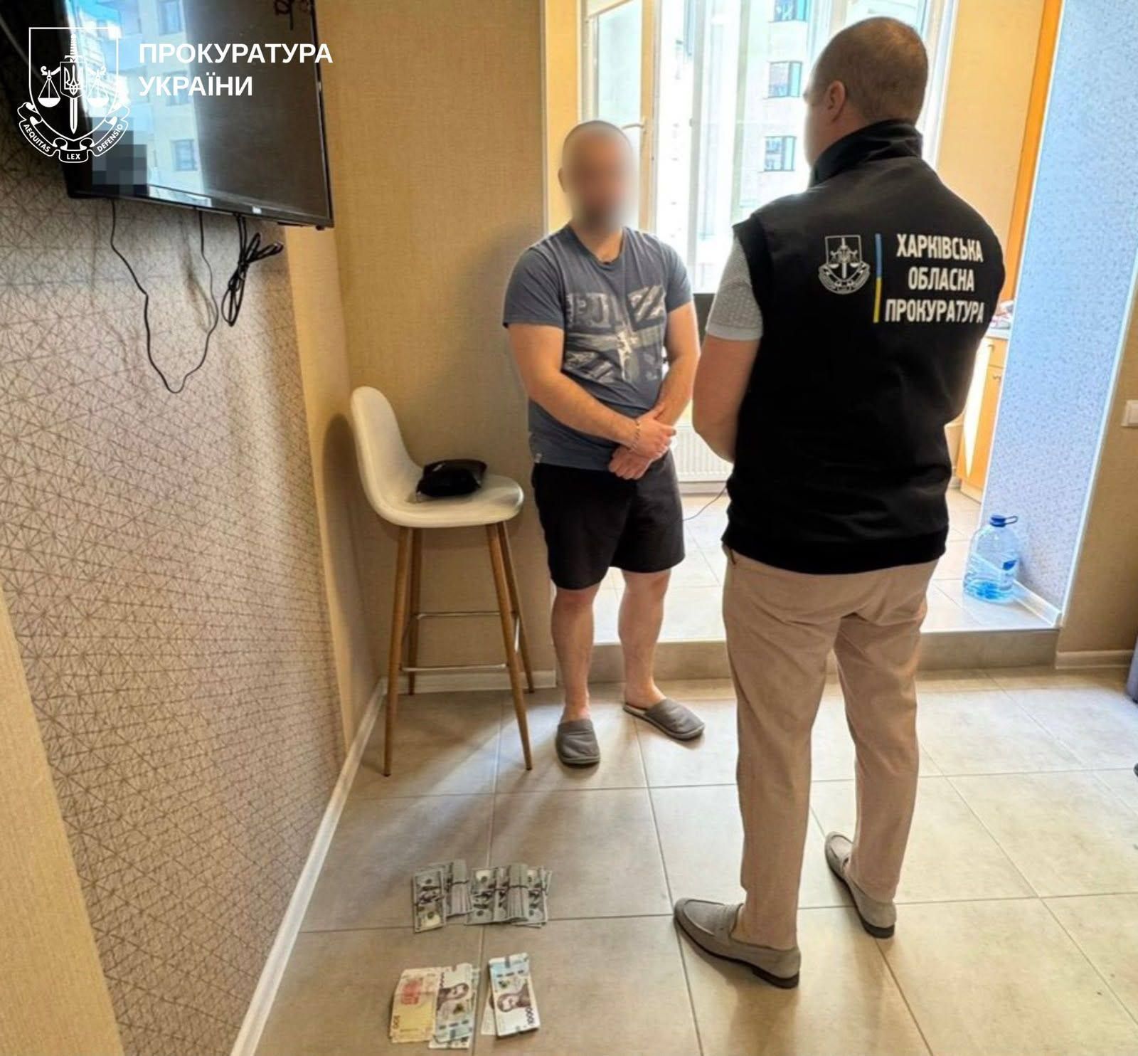 В Харькове подозревают 80-летнюю эксмедикиню, артистку и еще двух подельников. Фото: прокуратура Харьков фейковые справки