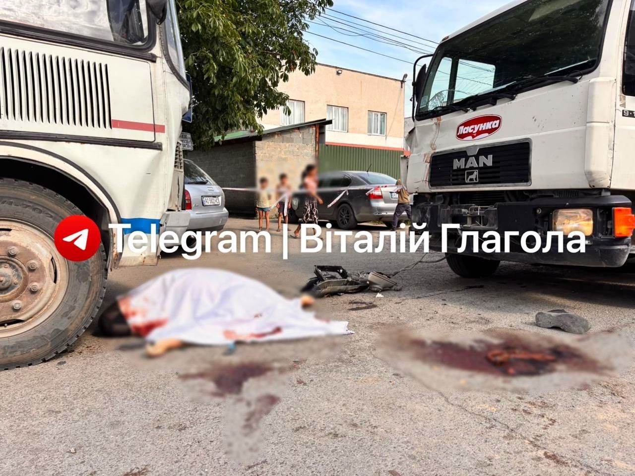Фото с места ДТП, источник: Telegram-канал Виталия Глаголы Фото с места ДТП, источник: Telegram-канал Виталия Глаголы