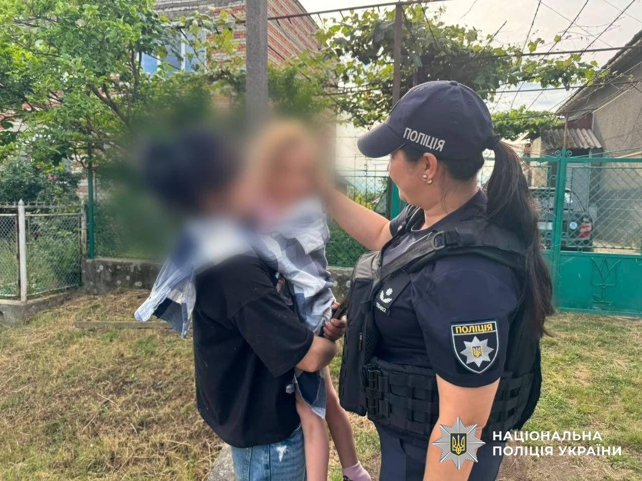 Жінці та дитині нічого не загрожує, фото: Національна поліція України