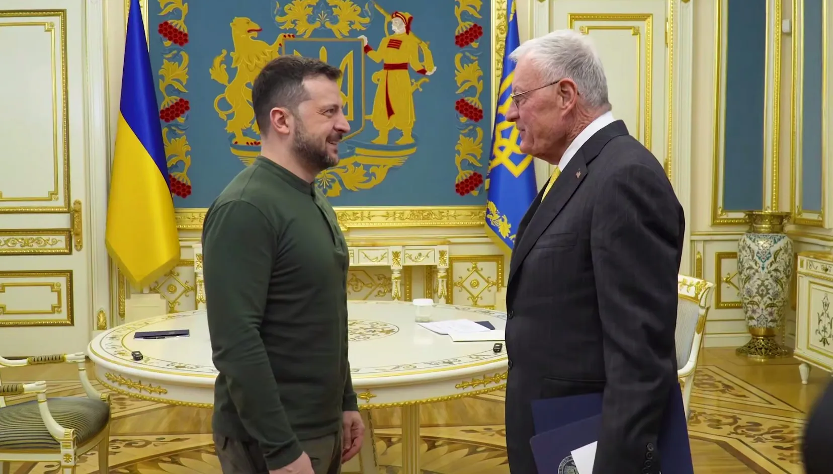 Зеленський та Келлог, скриншот з відео Зеленський та Келлог, скриншот з відео