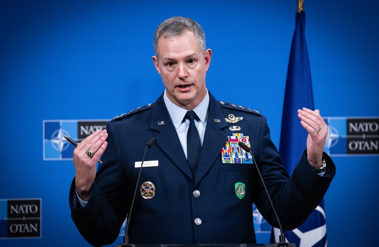 Генерал Алексус Гринкевич, фото - NATO.int. Генерал Алексус Гринкевич, фото - NATO.int.