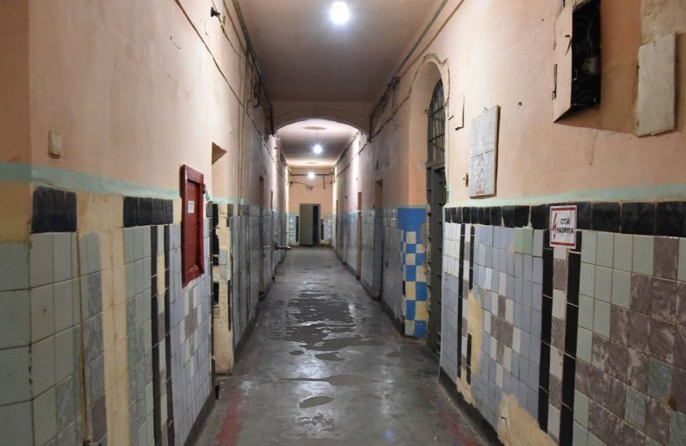 До набрання вироком законної сили всі троє залишаються під вартою, фото: УНІАН
