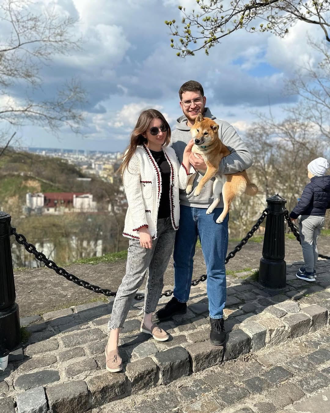 Пара має песика на імя Міша. Донька Кузьми