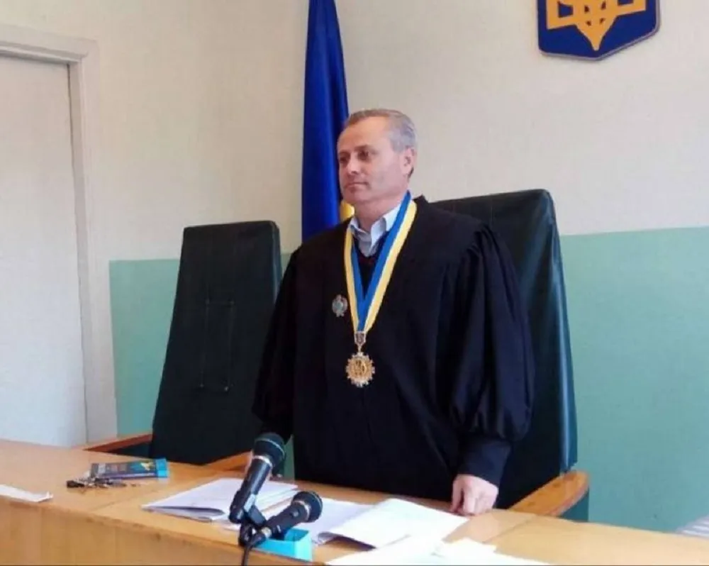 В САП не називають прізвище засудженого судді, проте саме Лука Кріль був єдиним суддею в Турківському райсуді і двічі викривався на отриманні неправомірної вигоди В САП не називають прізвище засудженого судді, проте саме Лука Кріль був єдиним суддею в Турківському райсуді і двічі викривався на отриманні неправомірної вигоди