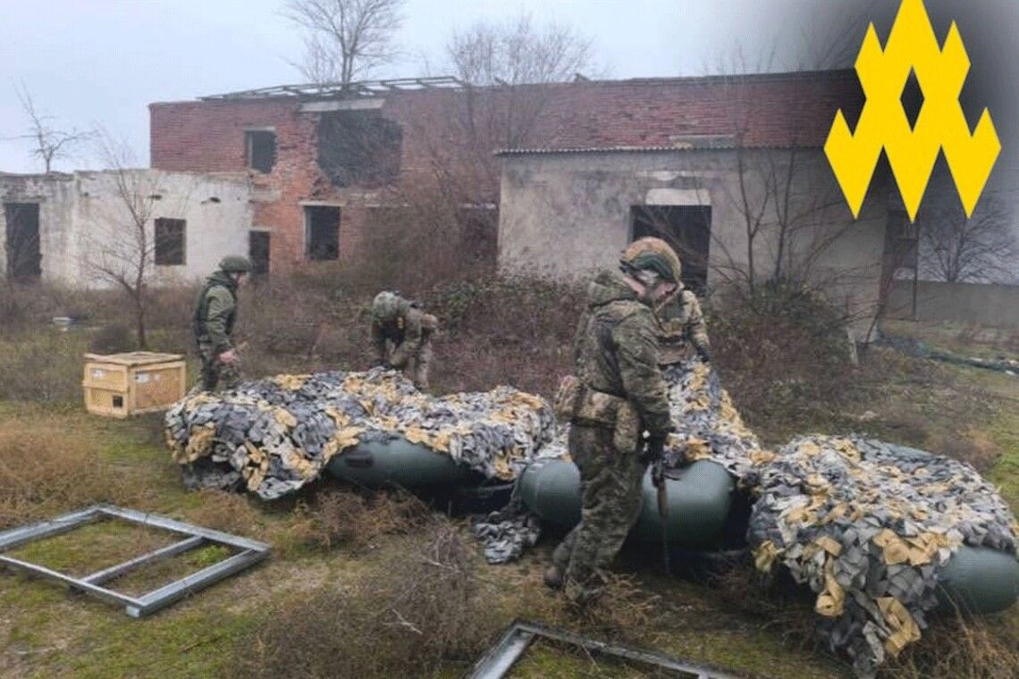 На Херсонщині знищені всі плавзасоби окупантів, вони не тільки форсувати Дніпро не зможуть, але й забратися з окупованих земель На Херсонщині знищені всі плавзасоби окупантів, вони не тільки форсувати Дніпро не зможуть, але й забратися з окупованих земель
