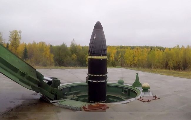 Российские оккупанты разместили свой новейший ракетный комплекс "Орешник" на заброшенной авиабазе в Могилевской области Беларуси Российские оккупанты разместили свой новейший ракетный комплекс "Орешник" на заброшенной авиабазе в Могилевской области Беларуси