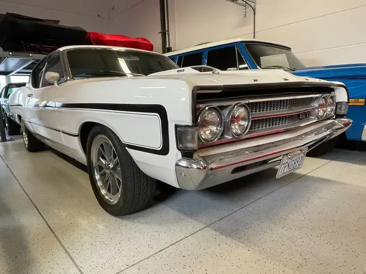 В Украине сейчас нет Ford Torino в 1969 году. Форд Торино