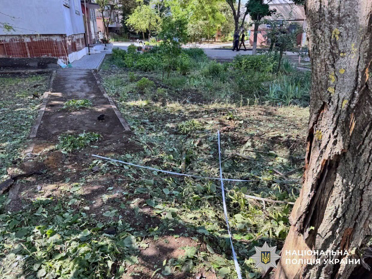 Херсонщина под ударами врага, фото: полиция Херсонской области Херсонщина под ударами врага, фото: полиция Херсонской области