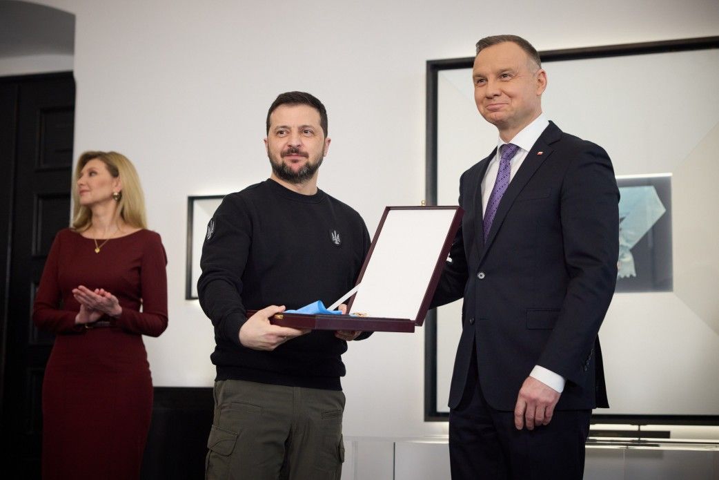Орден Зеленский получил из рук предшественника Навроцкого Анжея Дуды Орден Зеленский получил из рук предшественника Навроцкого Анжея Дуды