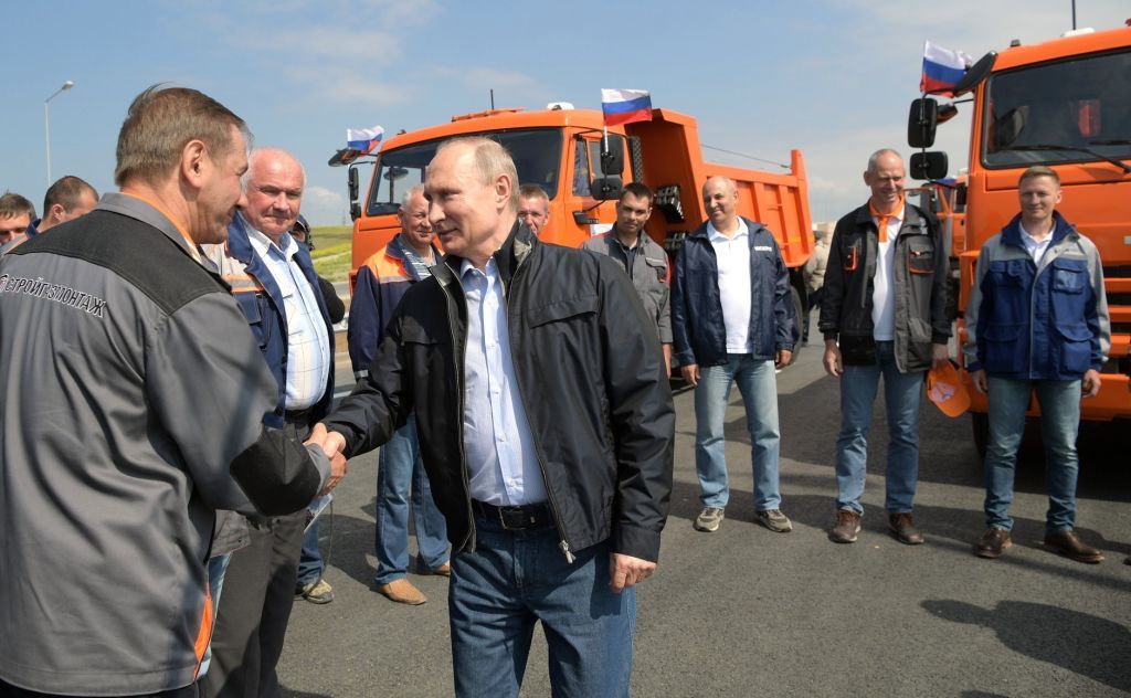 Путин открывал свой сакральный мост в 2018 году. Фото: Getty Images Путин открывал свой сакральный мост в 2018 году. Фото: Getty Images