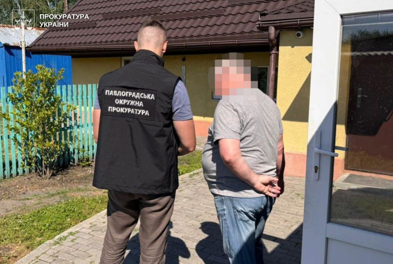 Оформляли фиктивно людей на работу. Подозрение