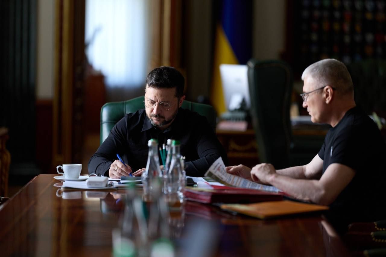Зеленський заслухав доповідь керівника ГУР Олега Іващенка Доповідь керівника ГУР Олега Іващенка
