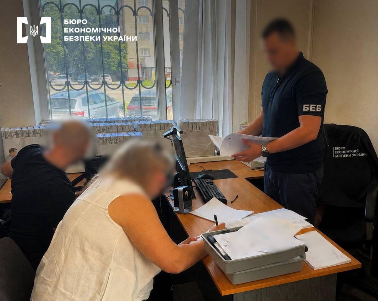 Мільйонні "премії" за рахунок бюджету: БЕБ на Полтавщині викрило схему заволодіння коштами міської поліклініки 1