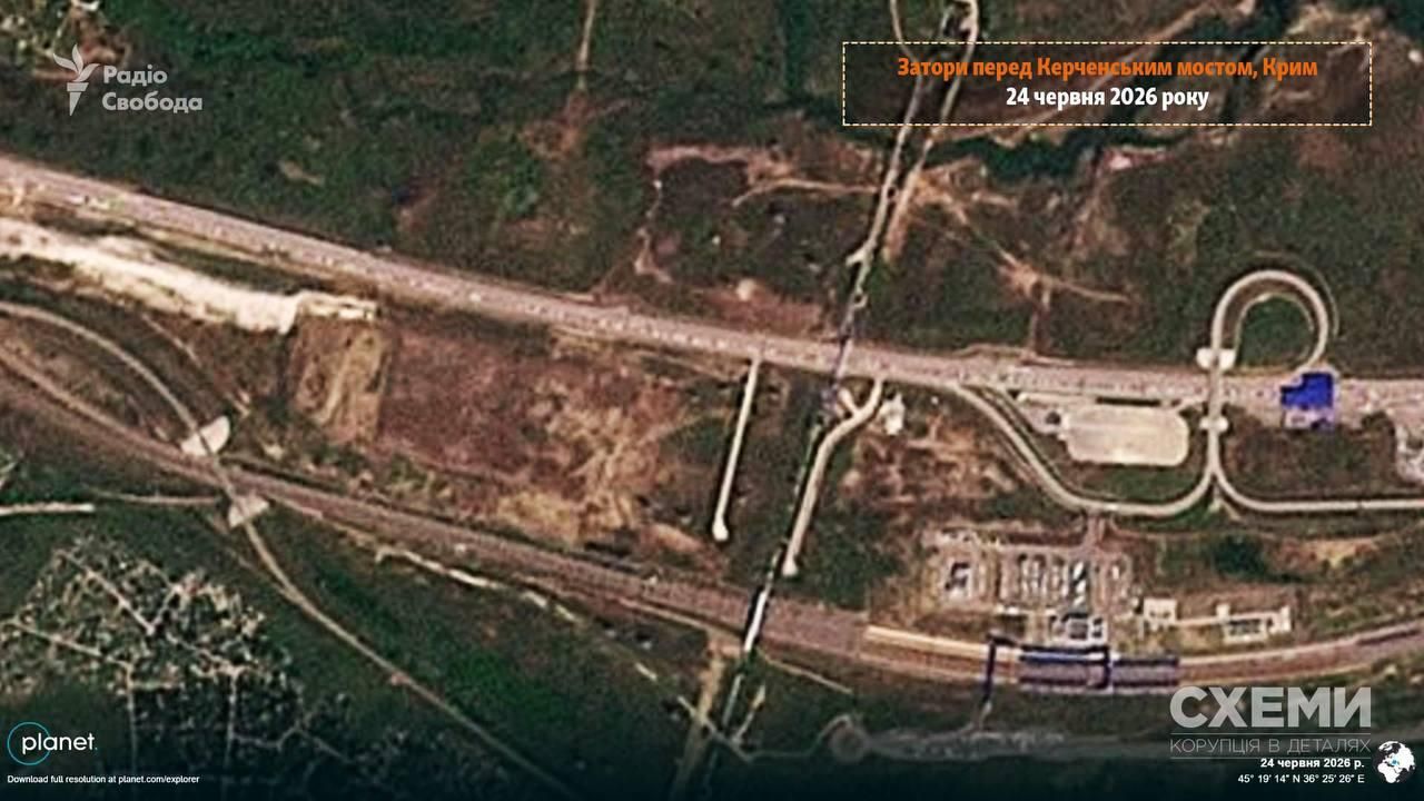 По иронии судьбы, у россиян только один выход из украинского полуострова – незаконный мост Путина