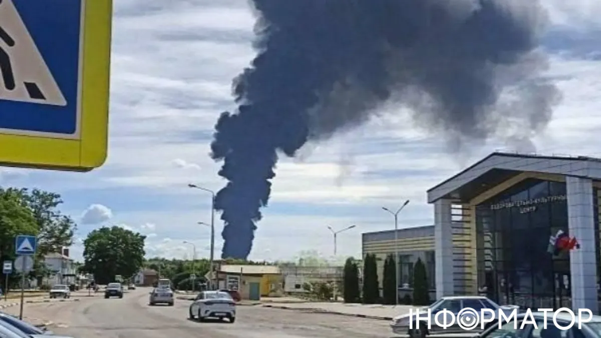Сильна пожежа на російській Бєлгородщині - повідомляють про удари по промзоні