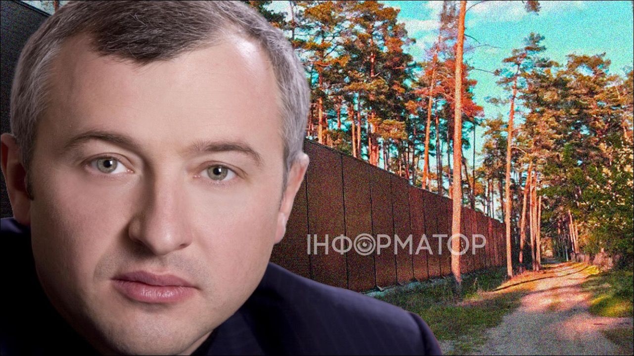 Маєток віцеспікера часів Януковича Калєтніка у Бучі - хтось доглядає за величезним парканом, поки власник у Росії