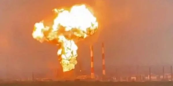 Удар по НПЗ Росії, скриншот з відео