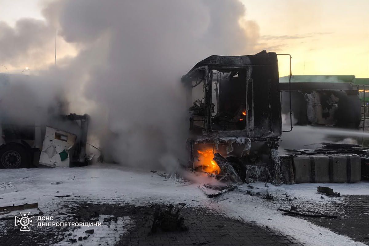 Враг атаковал Днепропетровщину - погибла женщина, трое раненых, под ударами три района и 5 АЗС 2