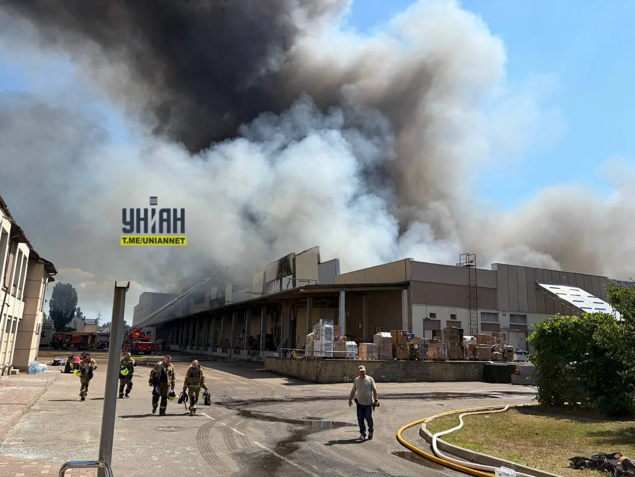 Ворог атакувала Нову Пошту. Фото: УНІАН атака 2 липня Нова пошта