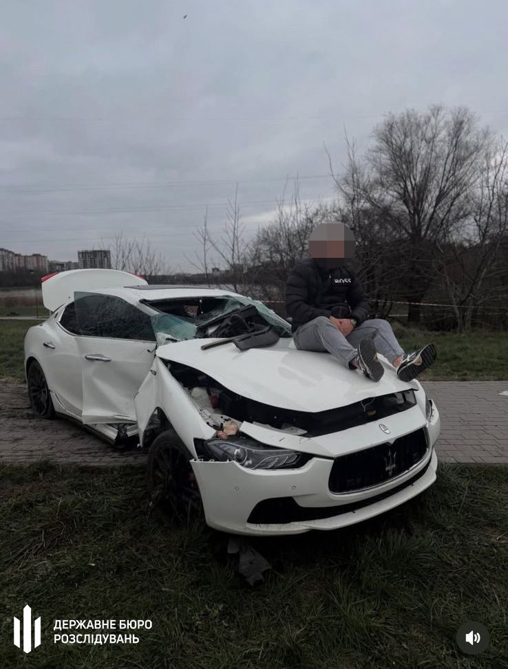 автівка розтрощена
