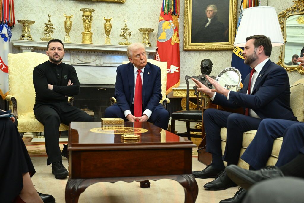 У лютому 2025-го Венс разом з Трампом жорстко вимагали погодитися на умови Путіна, бо в України "нема карт"