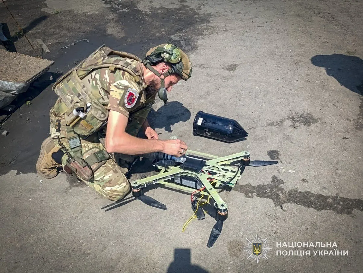 Ворожий FPV-дрон, що впав на подвір’я приватного домоволодіння Ворожий FPV-дрон, що впав на подвір’я приватного домоволодіння