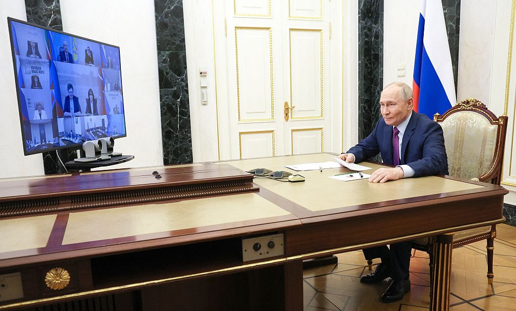 Путин мало кого подпускает к себе из-за страха покушения. Фото Getty Images