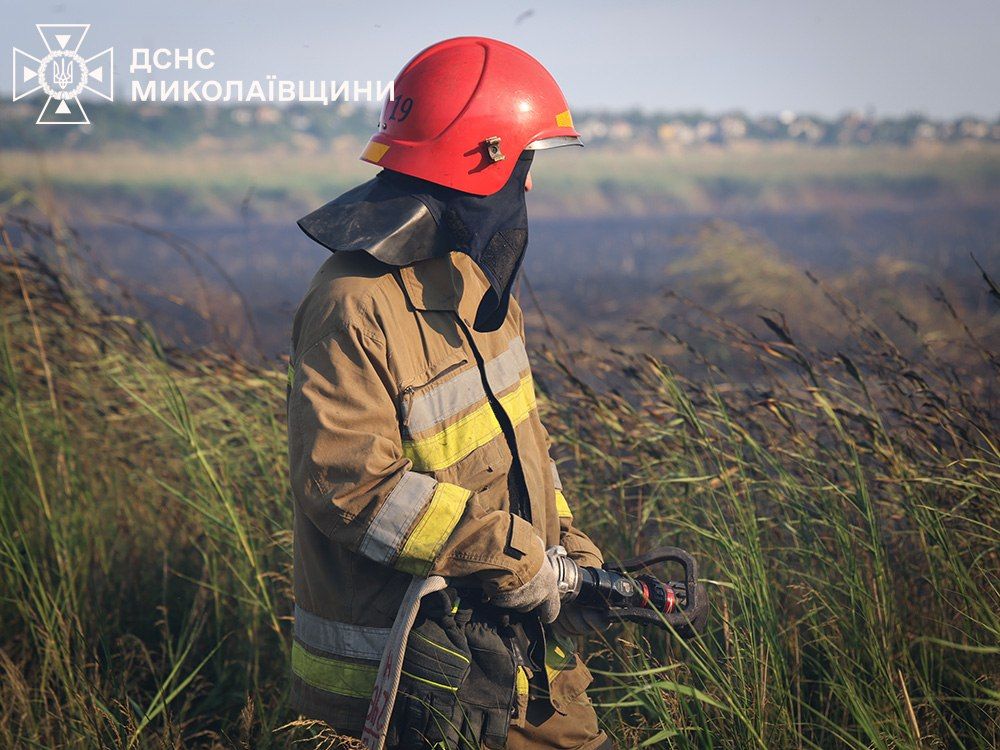 На місце прибули рятувальники. Фото ілюстративне ДСНС