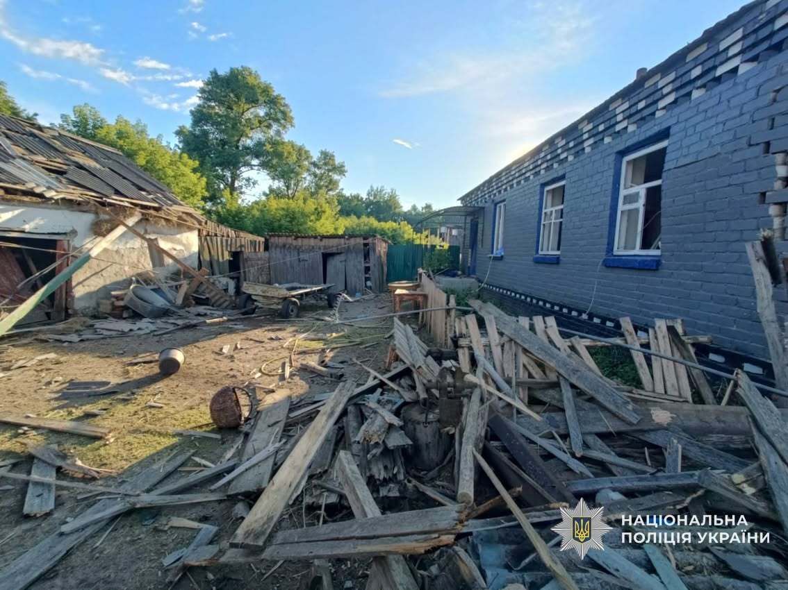 Чернігівщина під обстрілами, фото: Національна поліція України Чернігівщина під обстрілами, фото: Національна поліція України