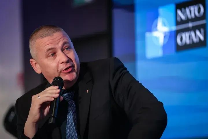 инициатор обороны Ромулуш Русин-Сенди, источник: Telex инициатор обороны Ромулуш Русин-Сенди, источник: Telex