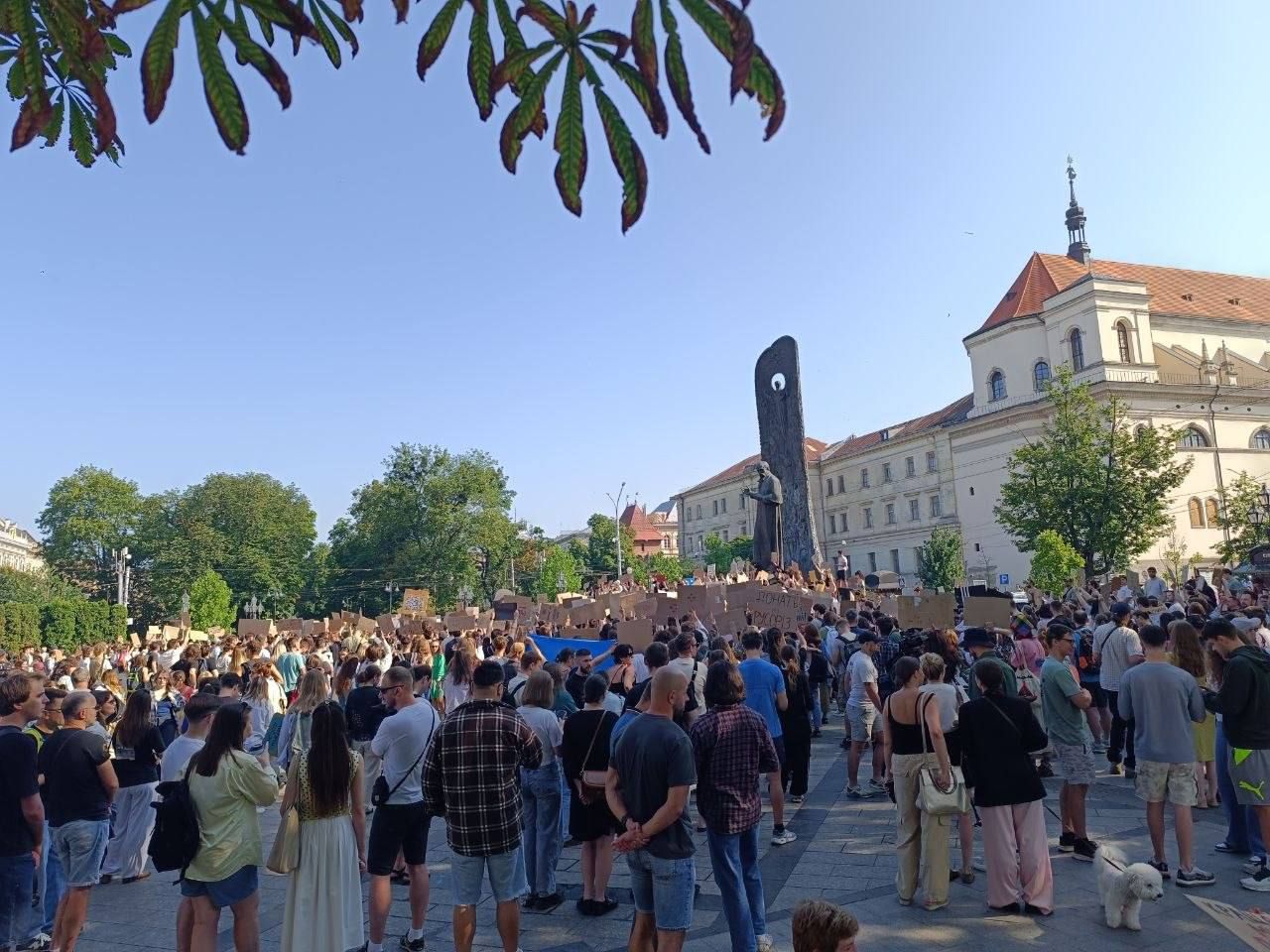 Львів теж протестує Львів теж протестує