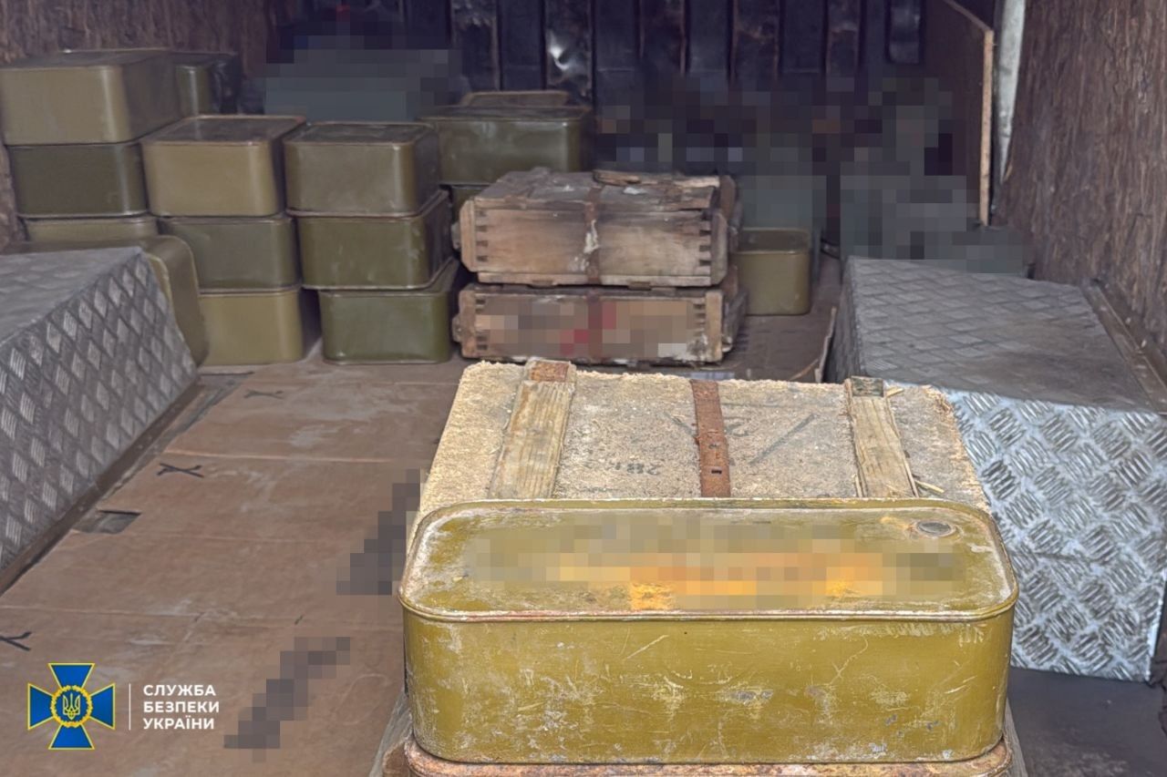 СБУ, ДБР і поліція ліквідували сім каналів нелегального продажу зброї 3