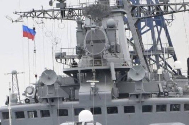 РЕБ "Пероед-М" на одному із кораблів ВМФ РФ РЕБ "Пероед-М" на одному із кораблів ВМФ РФ