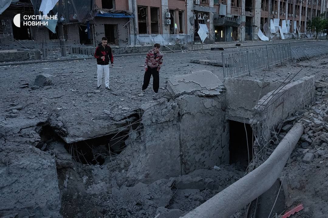 РФ продовжує бити по району Лук'янівки в Києві. Фото: Суспільне.Новини РФ продовжує бити по району Лук'янівки в Києві. Фото: Суспільне.Новини