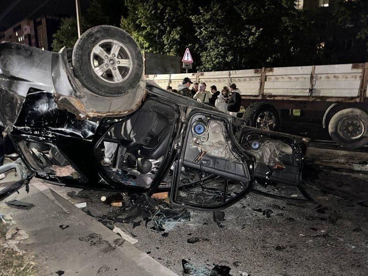 Во время беспорядков опрокинули авто ТЦК