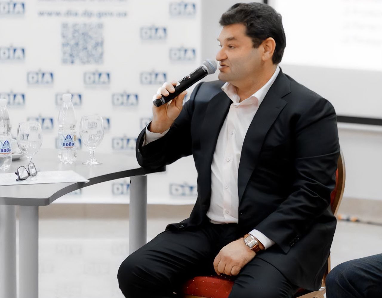 Єрмолаєв.