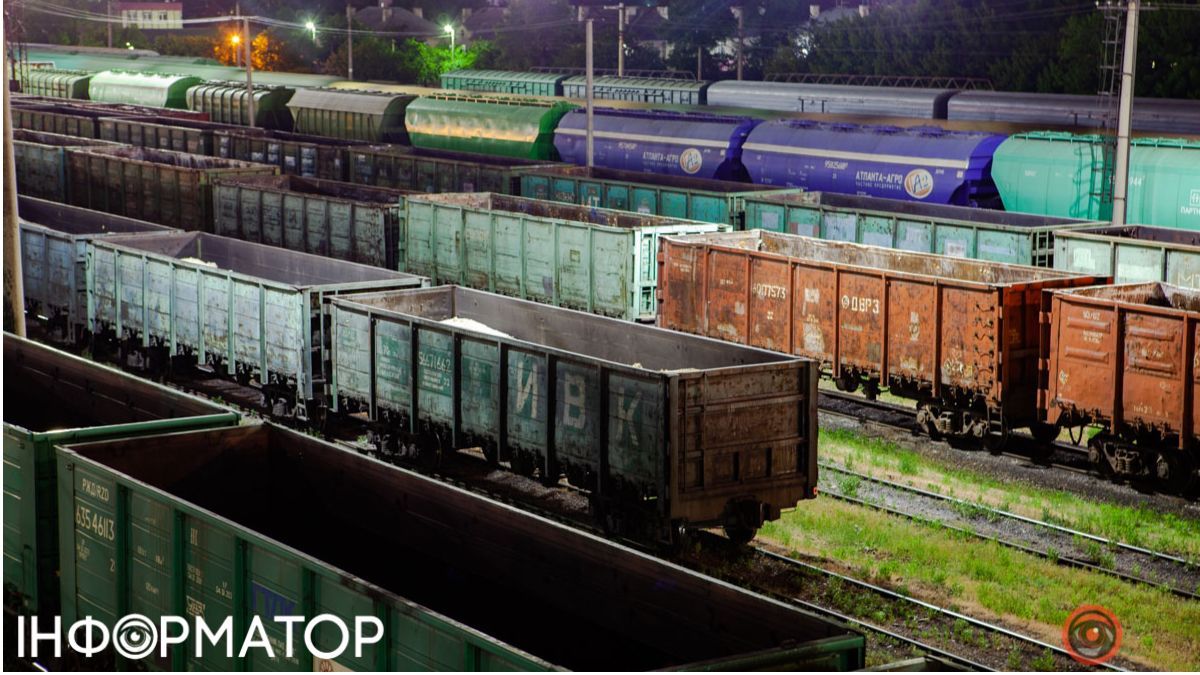 Укрзалізниця обмежила перевезення вантажів до портів Одещини