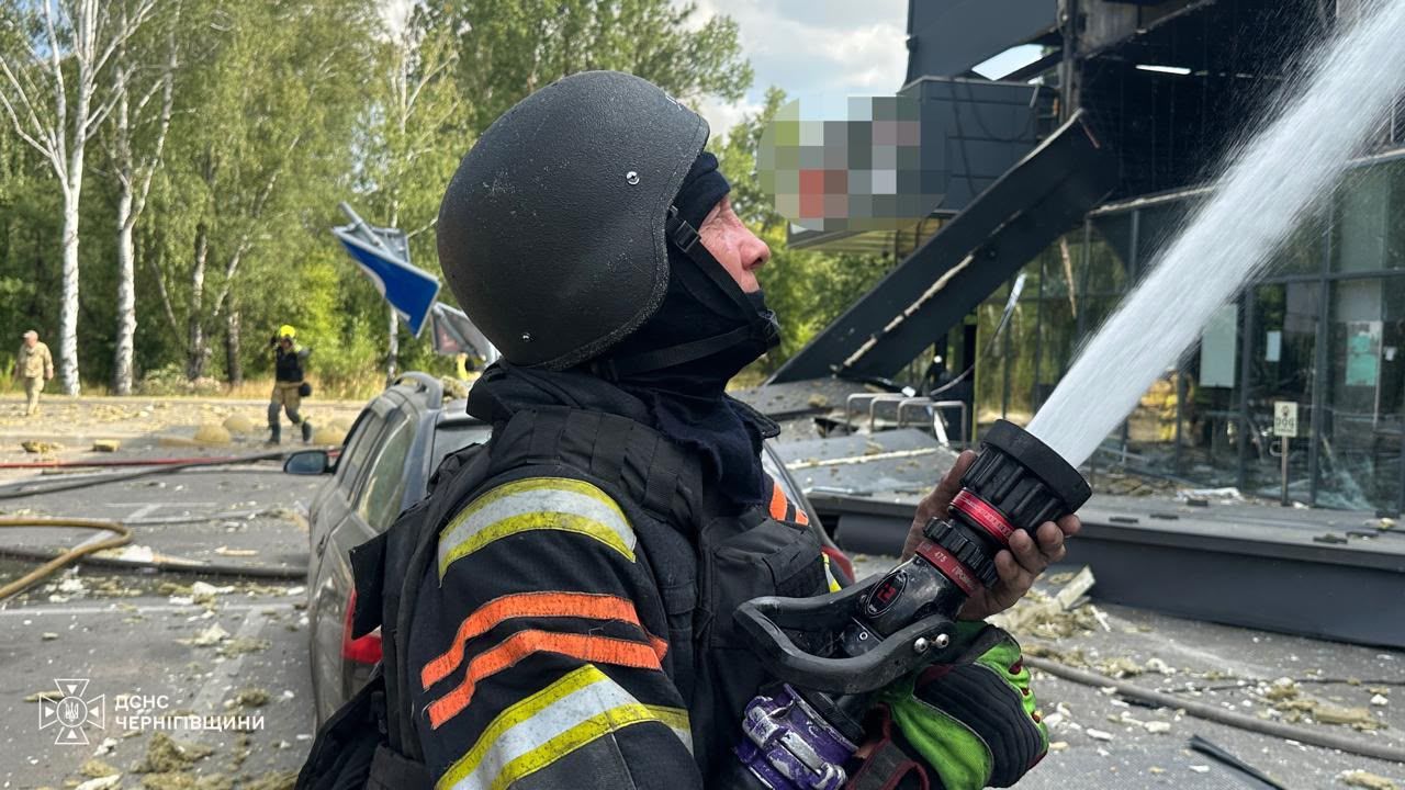 Последствия удара по супермаркету в Чернигове 26 июля