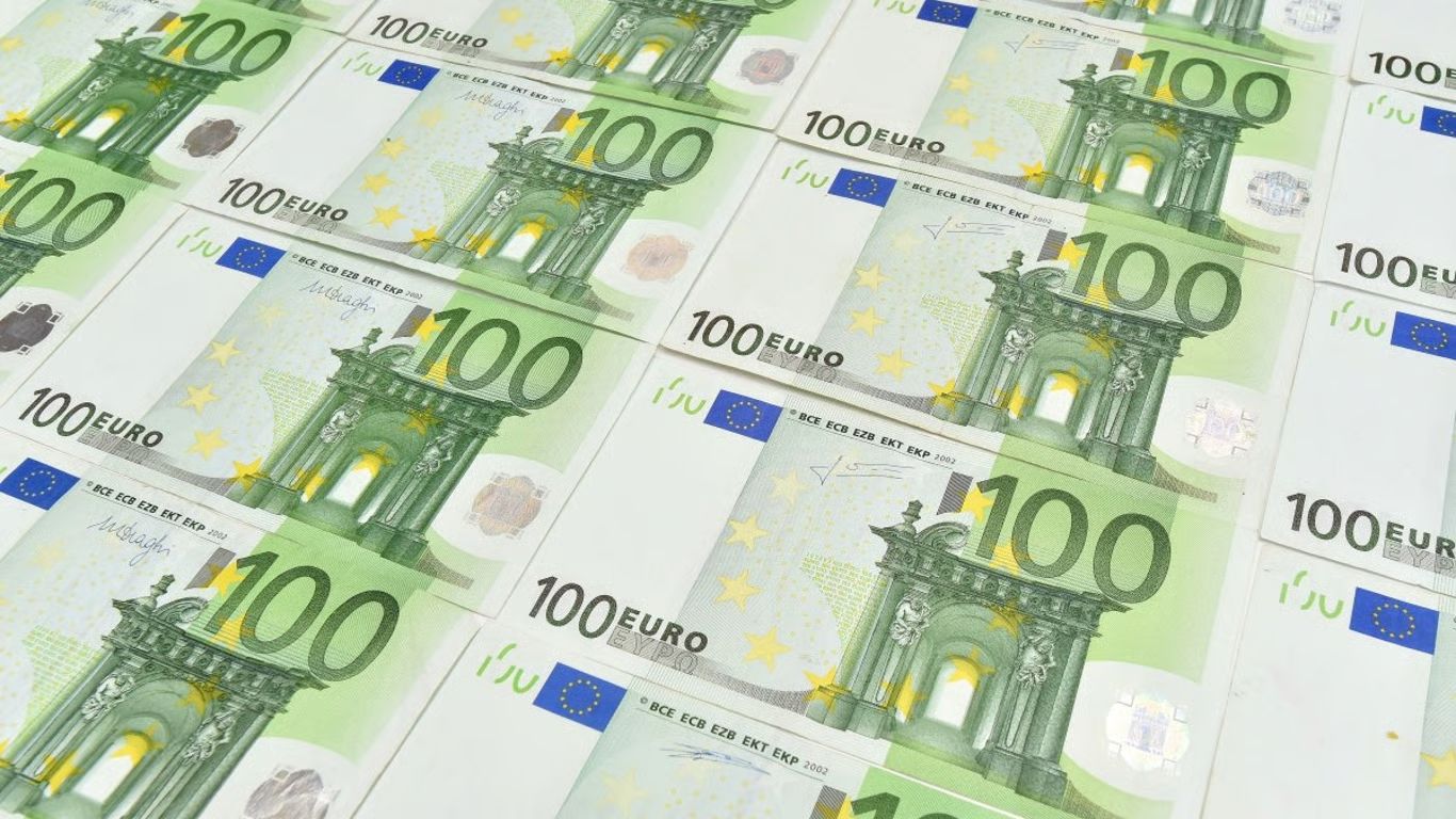 Россия тратит на пропагандистские операции за границей около 1,3 млрд евро в год, фото: УНИАН