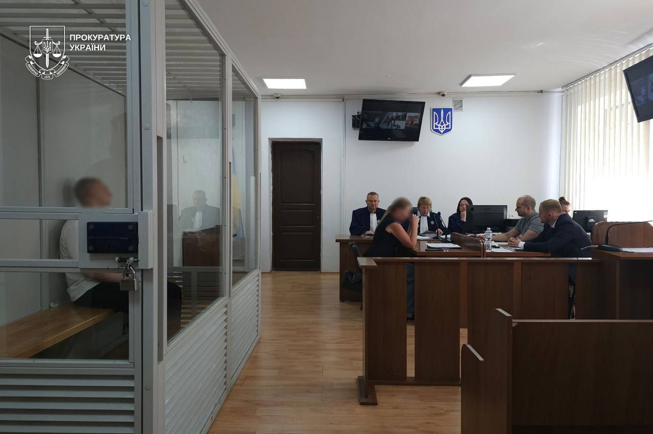 Прокуратура оскаржуватиме вирок чоловіку, який заволодів 6,6 млн грн матері загиблого військового, фото: Офіс генерального прокурора України