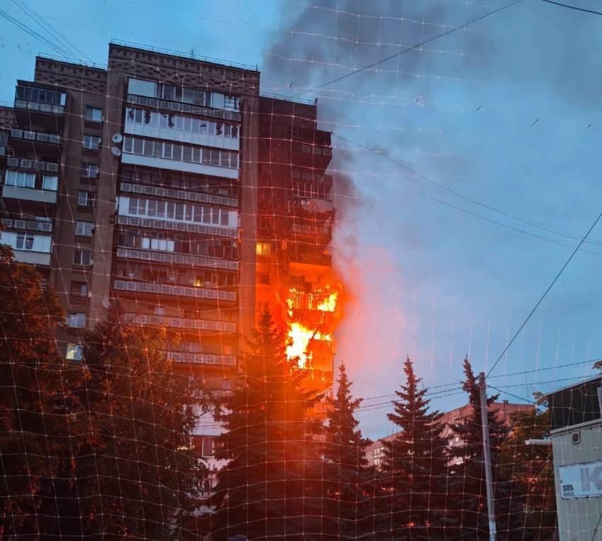 Наслідки ворожої атаки по місту, фото: Краматорська міська рада Наслідки ворожої атаки по місту, фото: Краматорська міська рада