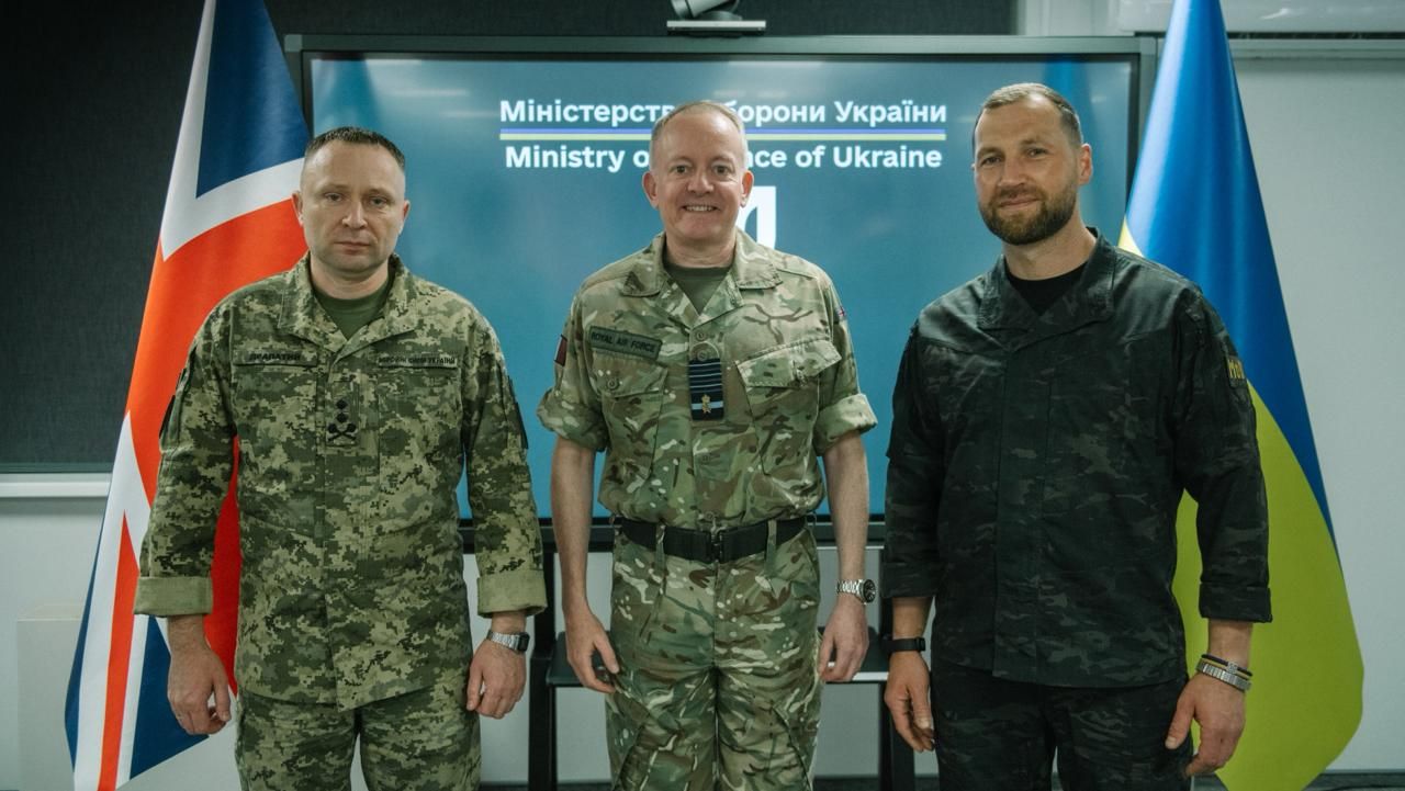 Хмара обговорив з Британією ракети Meteor Фото: t.me/ministry_of_defense_ua Хмара обговорив з Британією ракети Meteor Фото: t.me/ministry_of_defense_ua