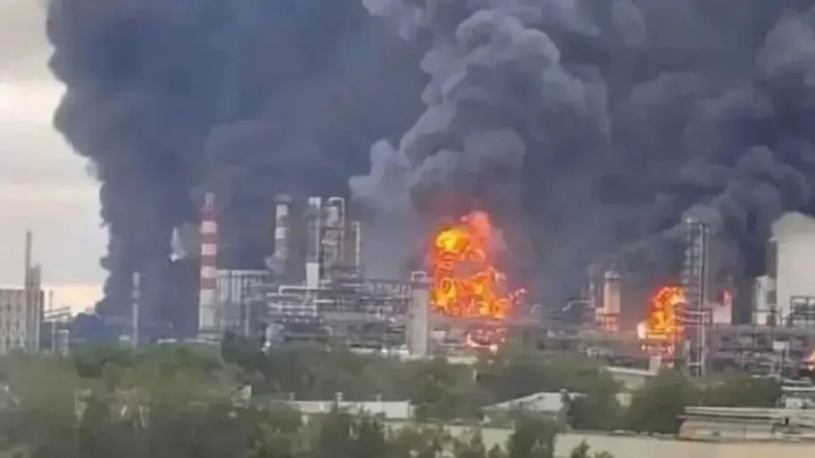 Пожежа на НПЗ Пожежа на НПЗ