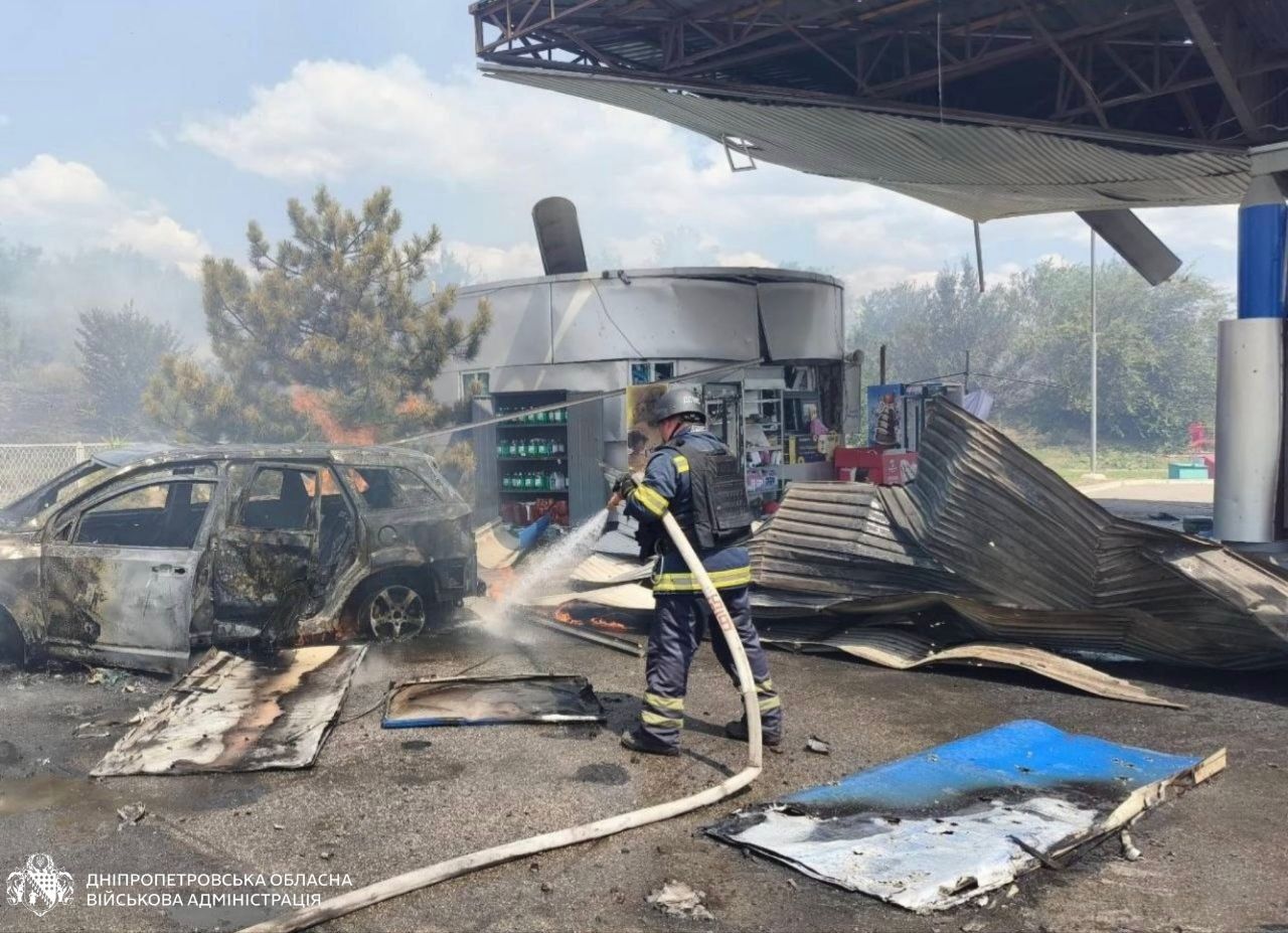 Наслідки ворожої атаки на Криворіжжя, фото: Дніпропетровська ОВА