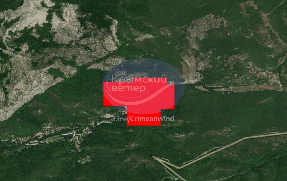 Пожар на складах техники ЧФ РФ под Судаком, источник: Крымский ветер Пожар на военной базе РФ под Судаком - горели склады техники