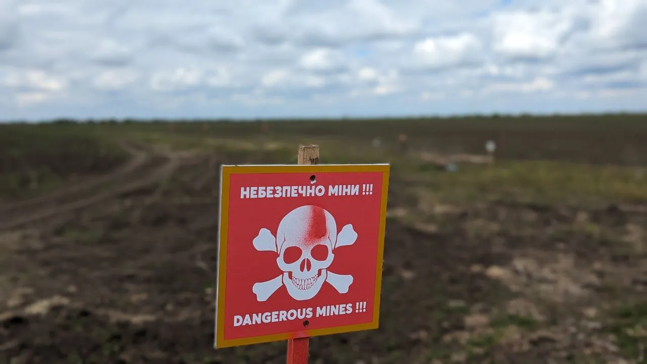 В Україні зберігається висока мінна небезпека У Коблевому в Чорному морі вибухнула міна - загинув чоловік, є поранені 1