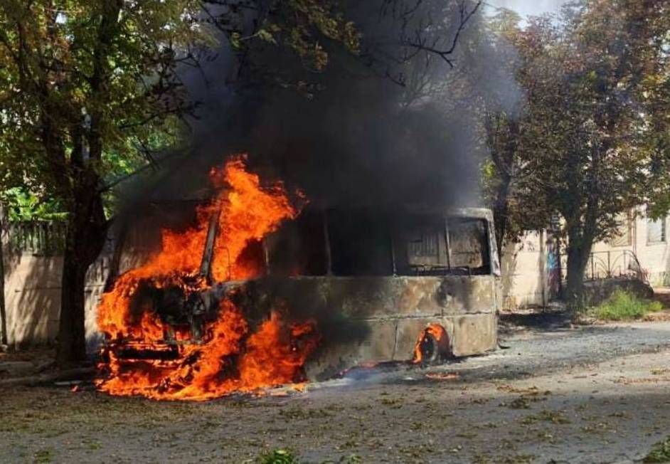 Под удар артиллерии попали рейсовые автобусы. Автобус