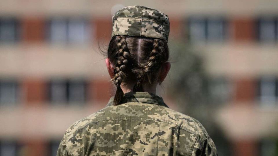 Женщины присоединяются к армии добровольно